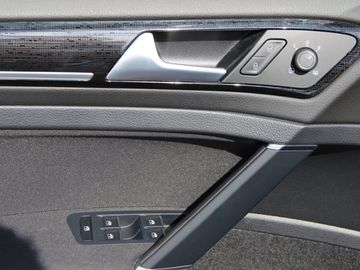 Volkswagen Golf VII 1.5 TSI Highline R line KLIMA LED XENON