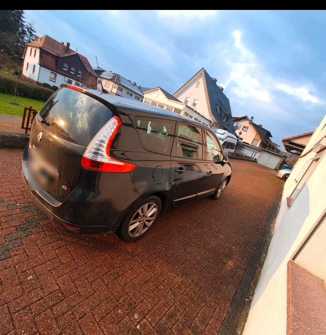 Renault Megane 2012 — rear view