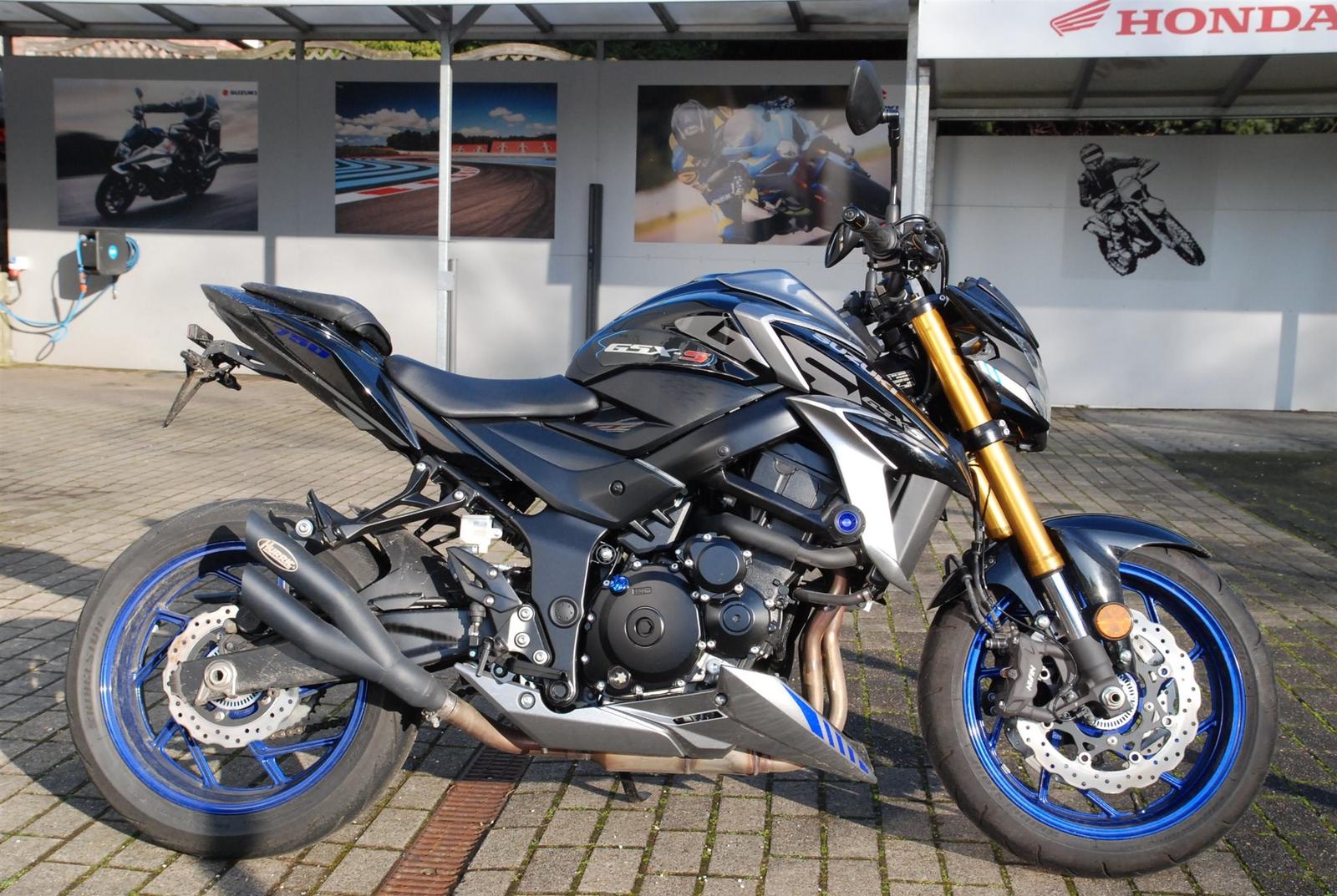 Suzuki GSX-S750