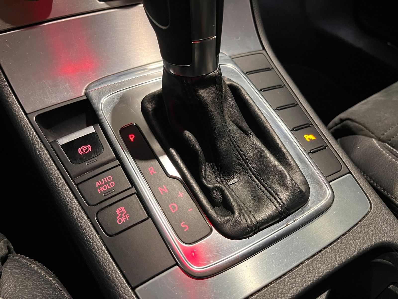 Fahrzeugabbildung Volkswagen CC Passat KLIMA XEN NAV SHZ PDC 18"