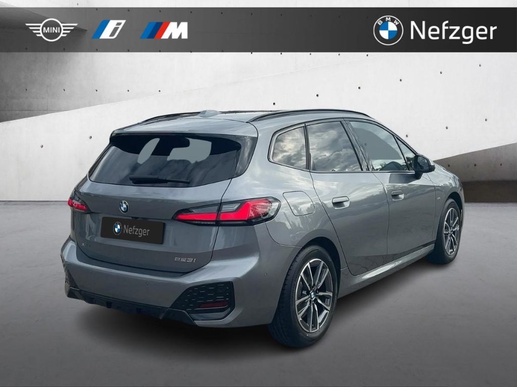 BMW 223 Active Tourer i xDrive M Paket LED AHK H&K H foto 4