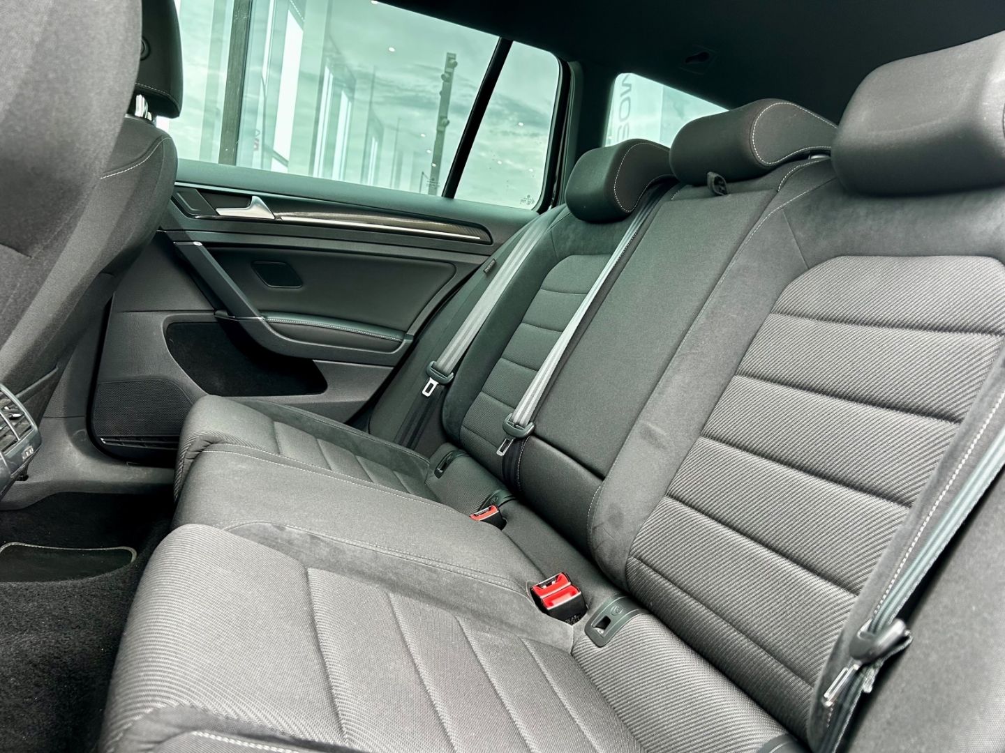 Golf R Variant 4M DSG - Navi*DCC*ACC*APP*Assist+