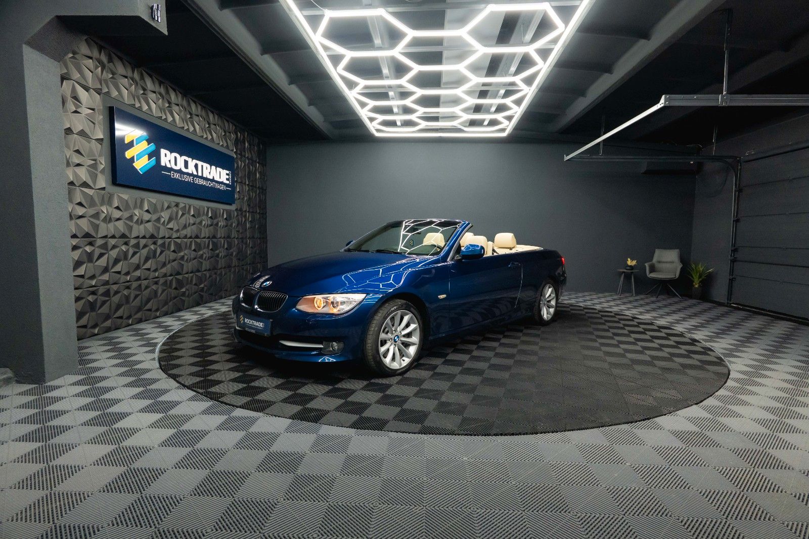 Fahrzeugabbildung BMW 330d Cabrio Sport Edition *Bi-Xenon*H&K*Memory*