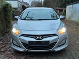 Hyundai i30 1.6 GDI Style Navi Kamera PDC Xenon - Hyundai i30: Style