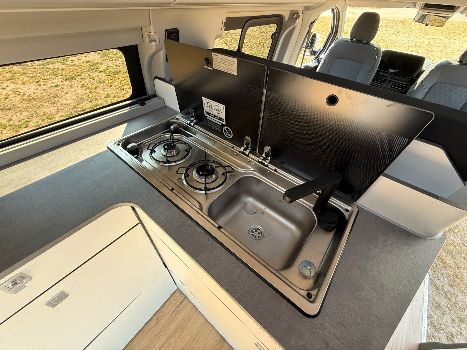 Vehicle image Ford Nugget L1 Coast | New model V710