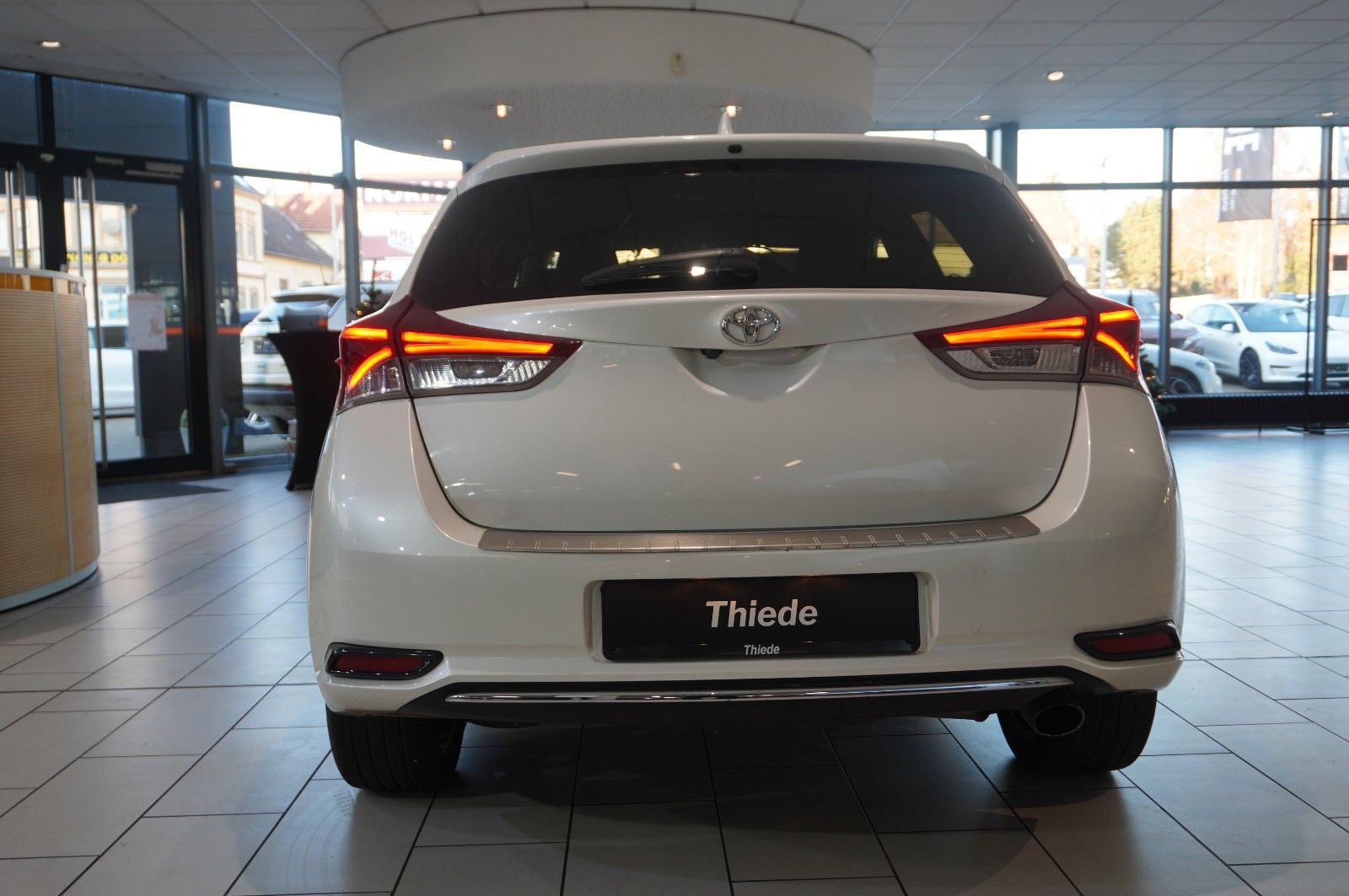 Fahrzeugabbildung Toyota Auris 1.2 LIM. DESIGN EDITION NAVI/LED/KAMERA/SH