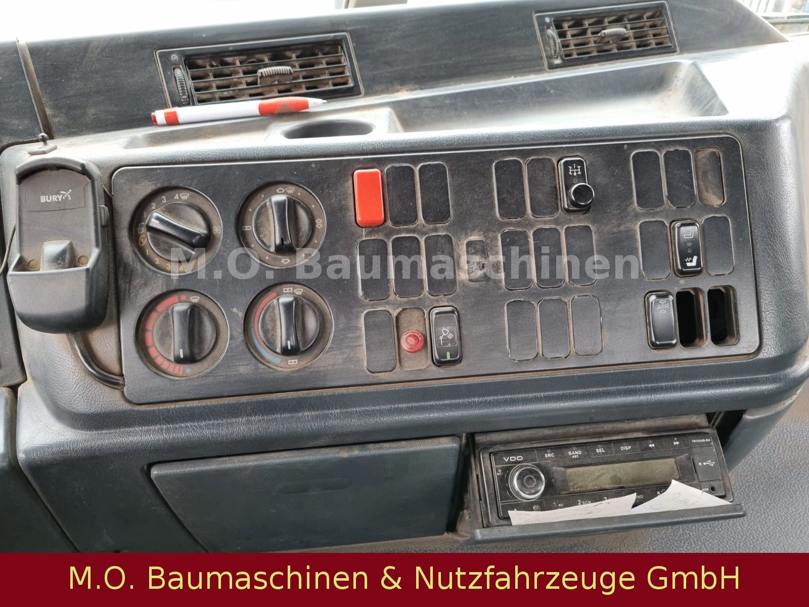 Fahrzeugabbildung Mercedes-Benz Actros 2636 / 6x4 / Blatt/Luft