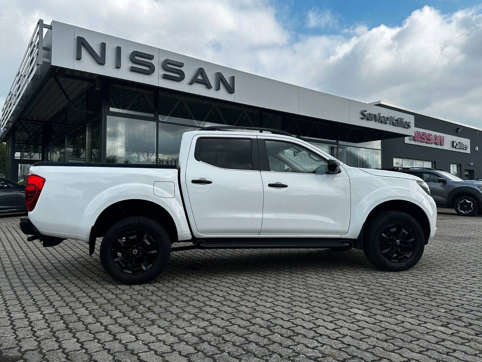 Fahrzeugabbildung Nissan Navara NP300 N-Guard Double Cab 4x4