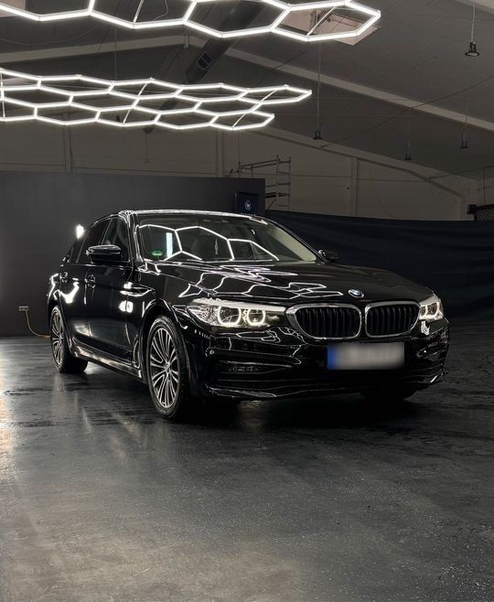 Image of BMW 530