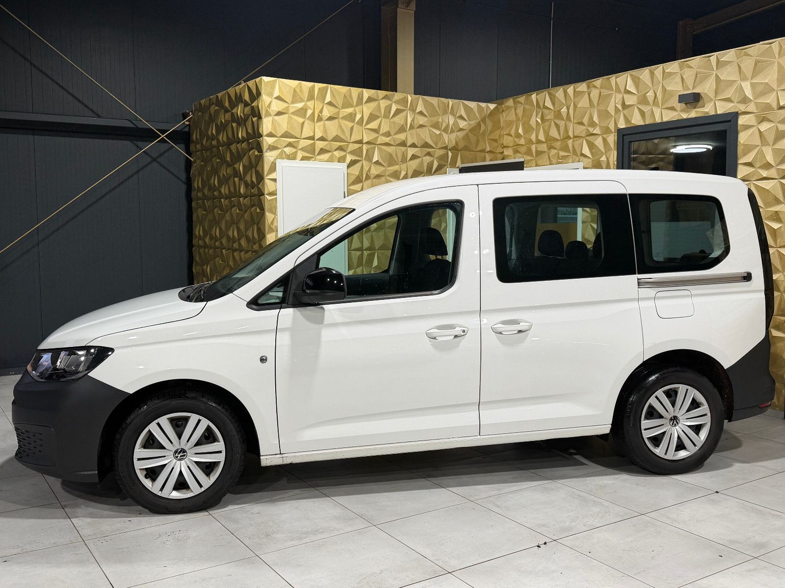Fahrzeugabbildung Volkswagen Caddy  BLUETOOTH/AUTO-HOLD/ACC/TEMPOMAT/