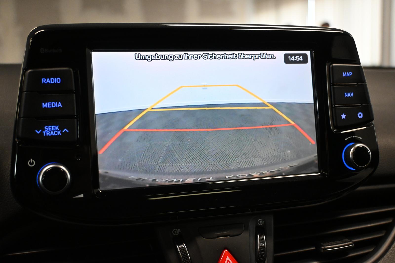 Hyundai i30 Premium *KAMERA*KESSY*LENKRADHZ*SHZ*CARPLAY