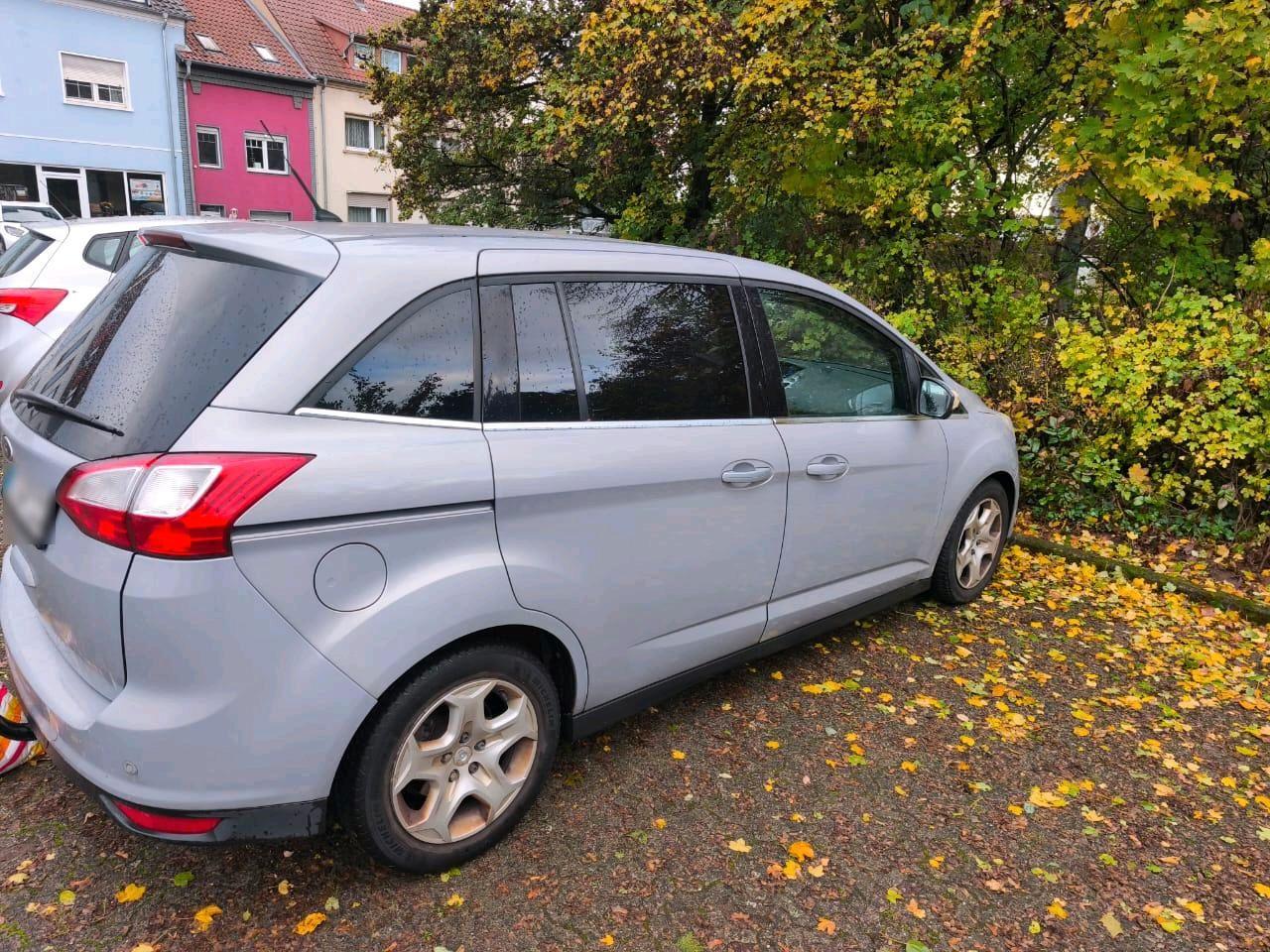 Ford C-MAX 2011 — interior