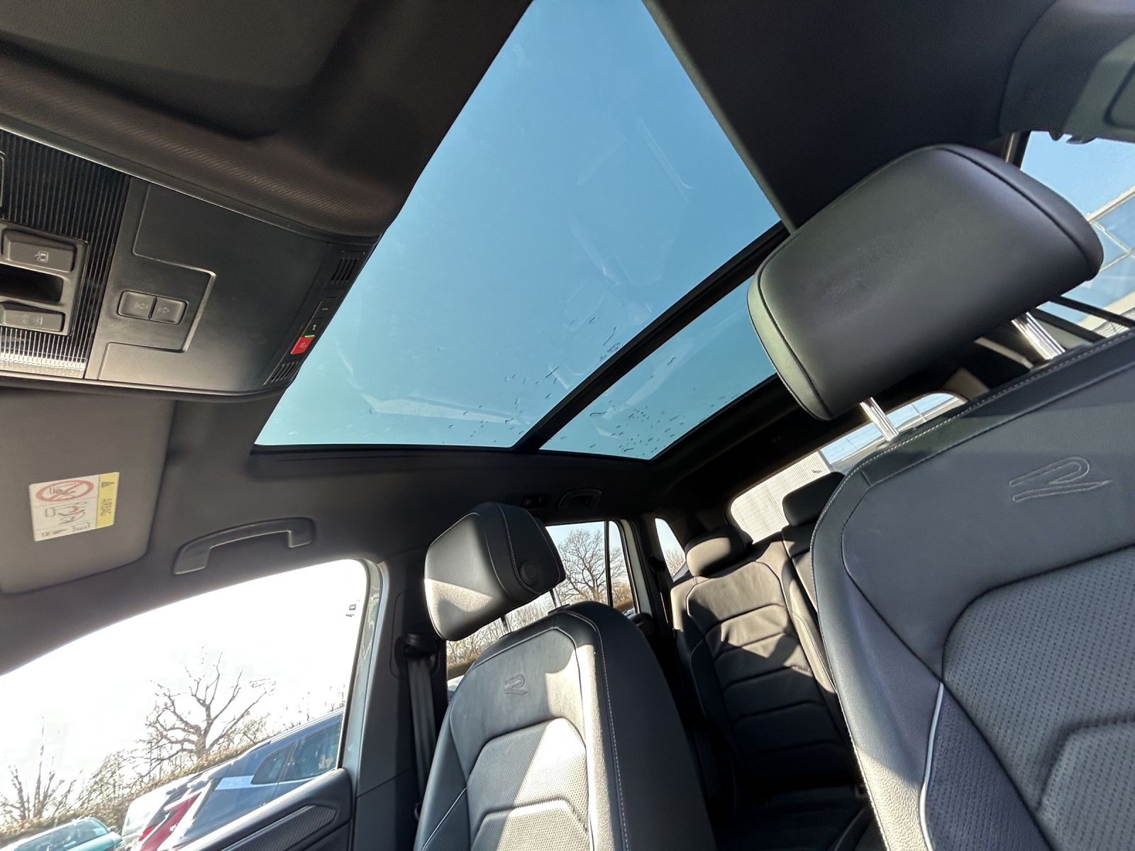 Fahrzeugabbildung Volkswagen Tiguan Allspace R-Line TDI 4M DSG IQ.Light ACC S