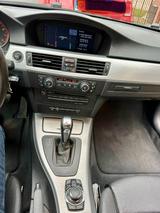 BMW 330i Cabrio - - BMW 330 mit Benzin-Antrieb: Cabrio, Automatik