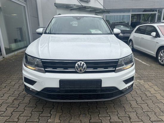 Volkswagen Tiguan 2.0TDI COMFORTLINE*ACC*NAVI*PDC imagem 3