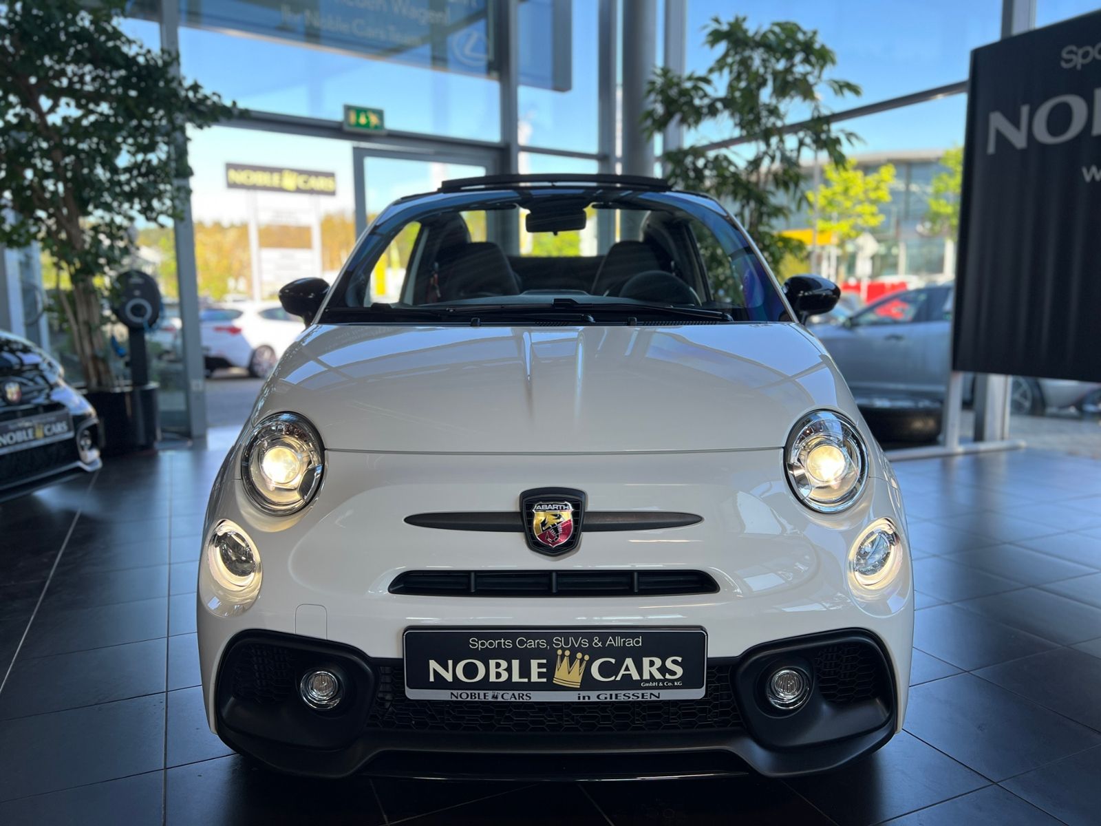 Fahrzeugabbildung Abarth 595C esseesse BEATS XENON NAVI ALU