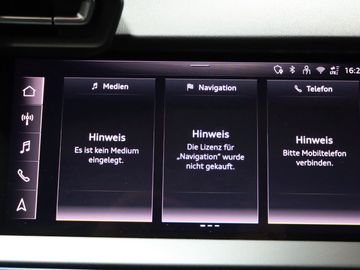 Fahrzeugverkauf 18 Audi A3 Sportback 35 TFSI S line Matrix Sonos Pano