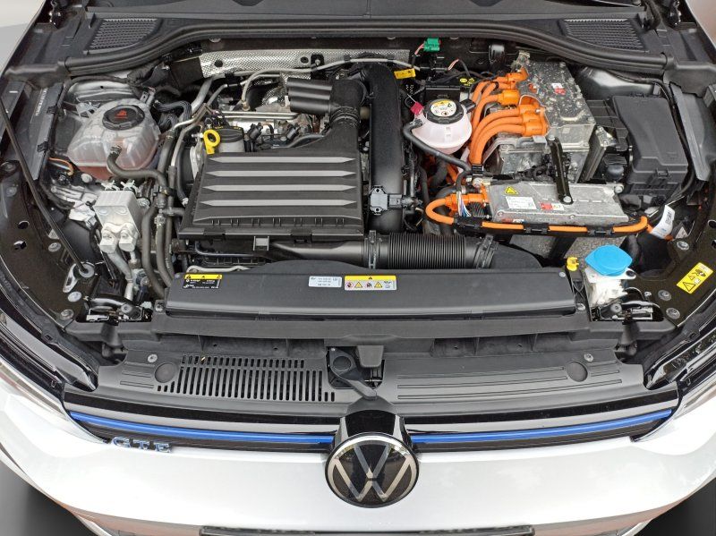 Fahrzeugabbildung Volkswagen Golf VIII  1.4 eHybrid DSG GTE