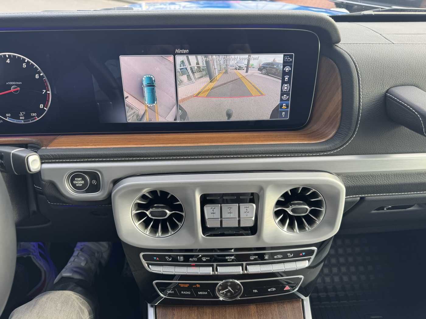 Fahrzeugabbildung Mercedes-Benz G 500 PROFESSIONAL+DACH+BURM3D+AHK +StHz+360°+Sp