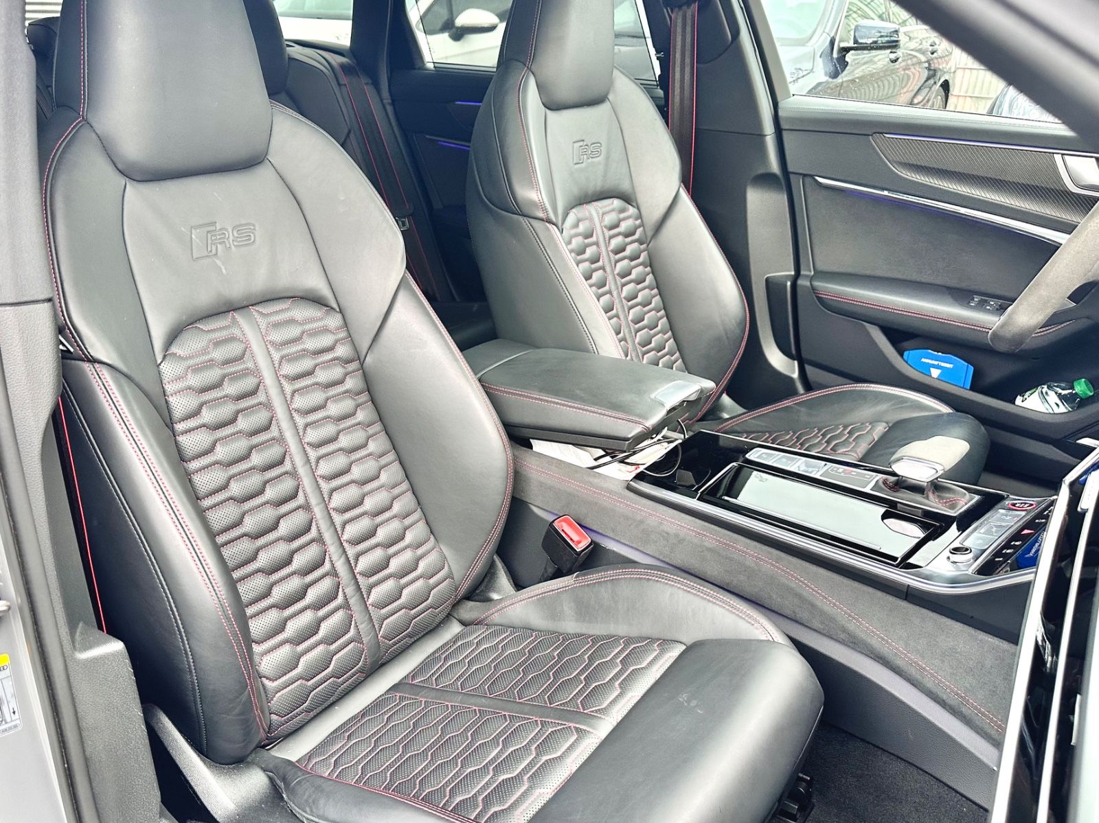 Fahrzeugabbildung Audi RS6 AVANT QUATTRO*PANO+VOLL+AHK*