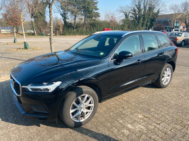 Volvo XC60 Momentum 2WD, 8-fach, 1. Hand