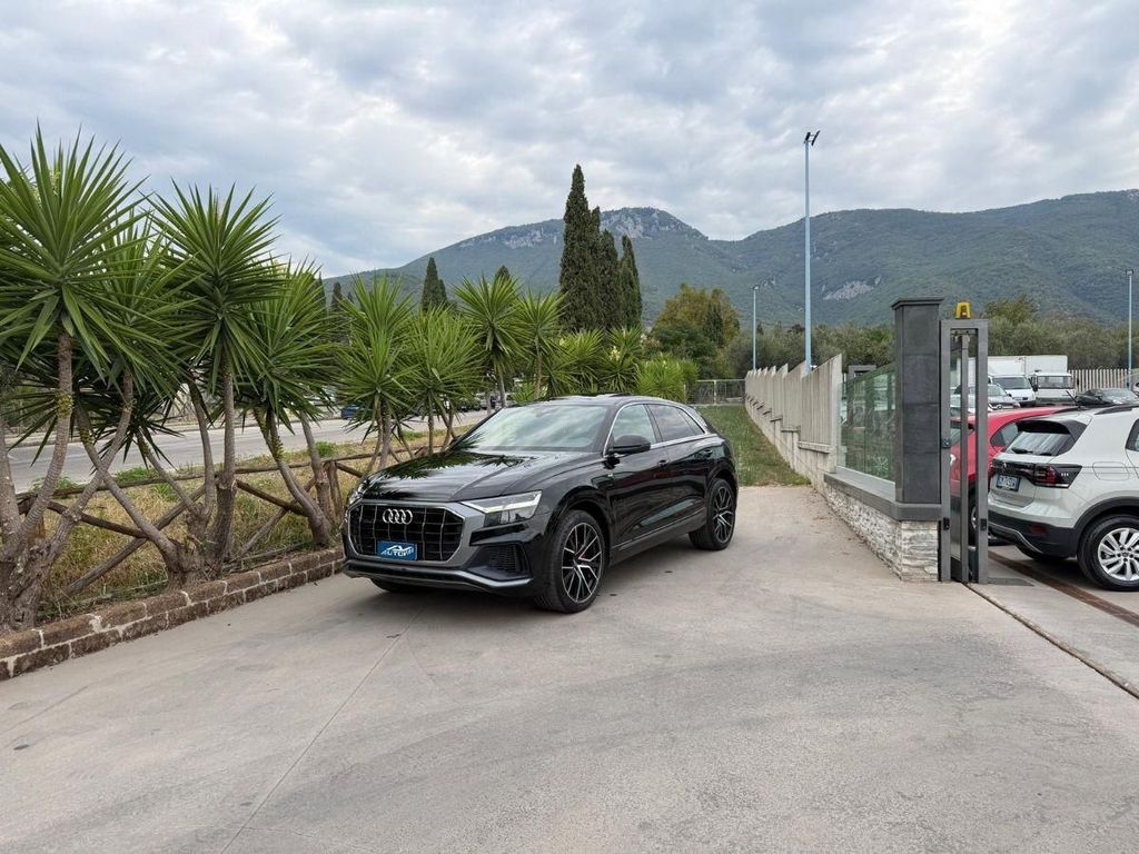 Image of Audi Q8