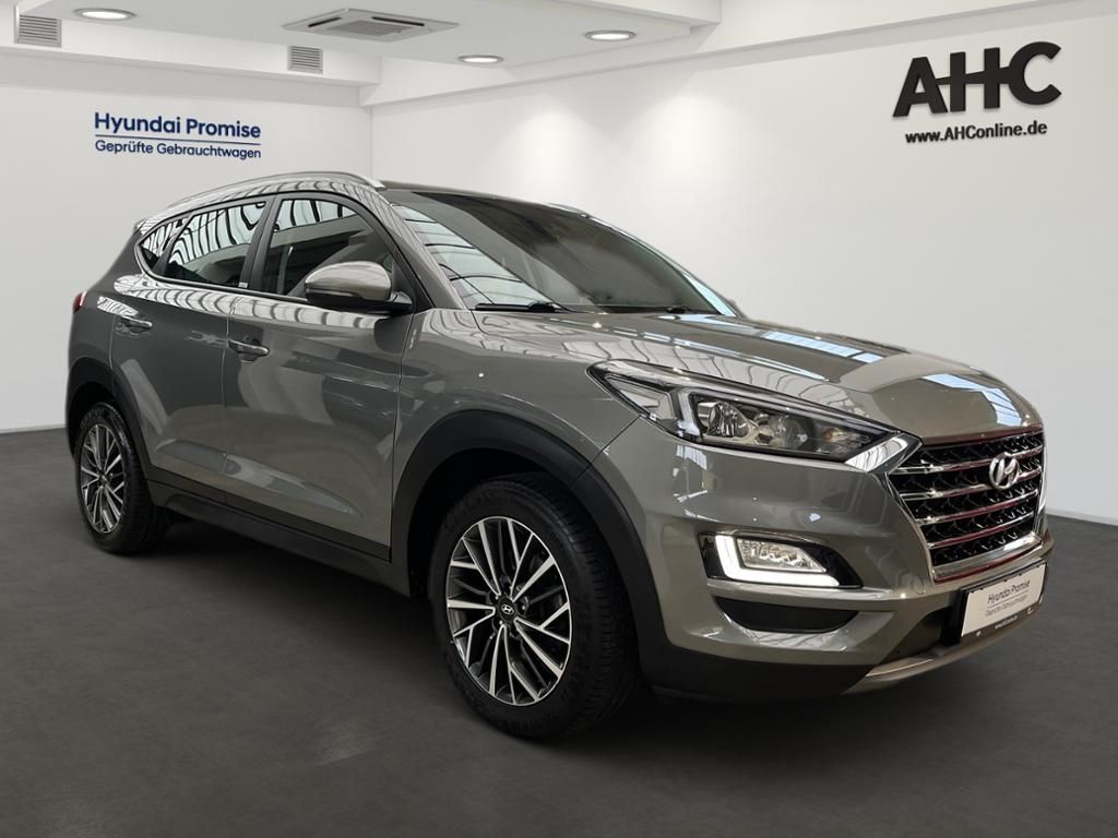 Fahrzeugabbildung Hyundai Tucson Advantage 2WD KAM LM KlimaA Navi PDC AUT