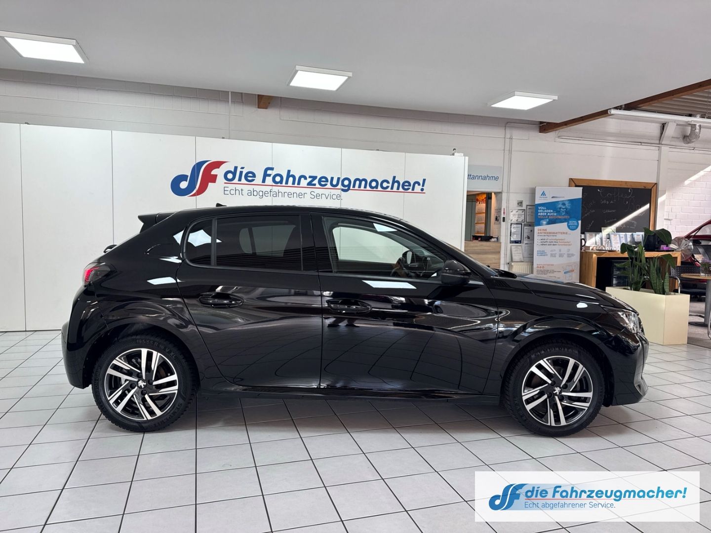 Fahrzeugabbildung Peugeot 208 Allure Navi LED Klimaautom Fahrerprofil DAB