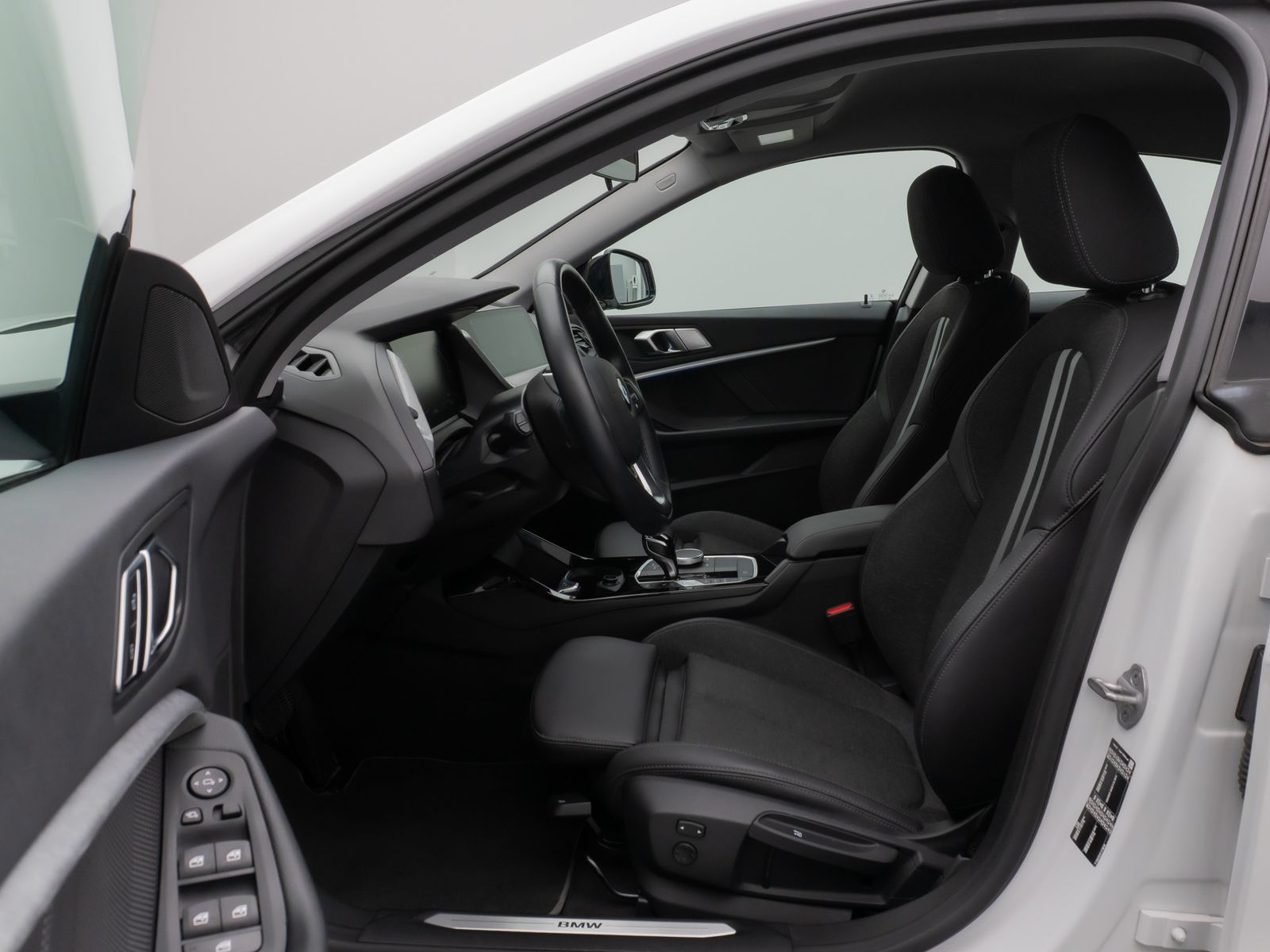Fahrzeugabbildung BMW 220d Gran Coupé SportLine Kamera DAB HiFi Lenkrh