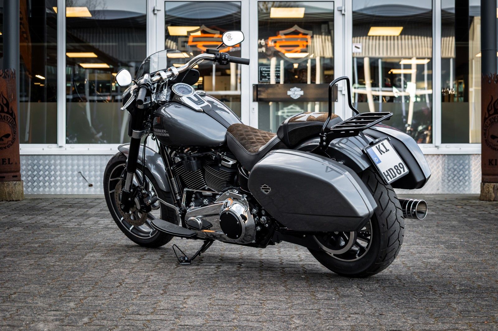Fahrzeugabbildung Harley-Davidson FLSB SPORT GLIDE 107 - Dr. Jekill & Mr. Hyde -