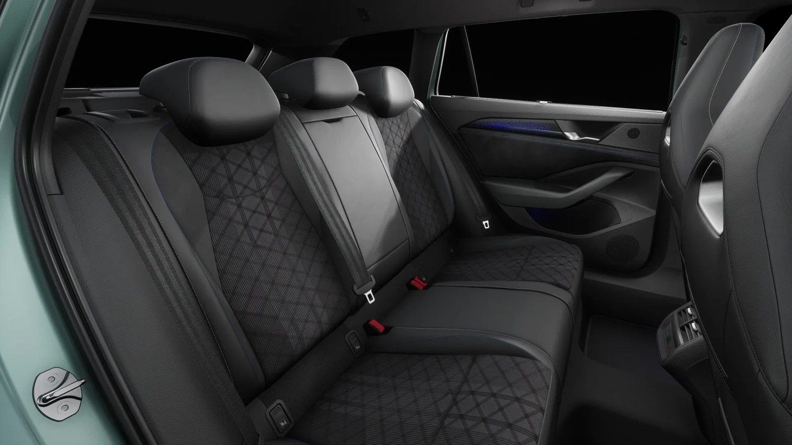 Fahrzeugabbildung Volkswagen Passat Variant TSI R-Line DSG 4 M Matrix AHK Nav