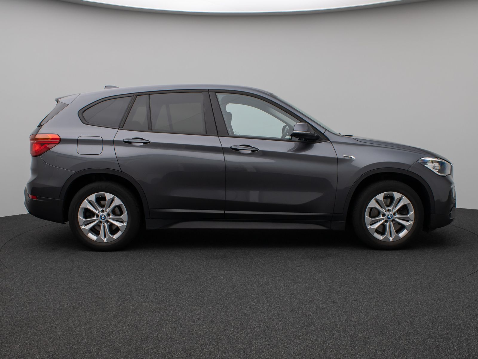 Fahrzeugabbildung BMW X1 xD25e DAB PDC Navi Lordos Geschwindigkeitsre
