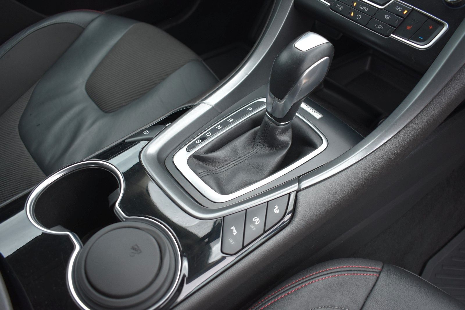 Fahrzeugabbildung Ford Mondeo Turnier ST-Line Automatik Kamera Navi
