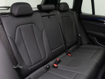 Fahrzeugabbildung BMW X3 xD20d Panoram Kamera DAB HiFi Komfort ACC 19"