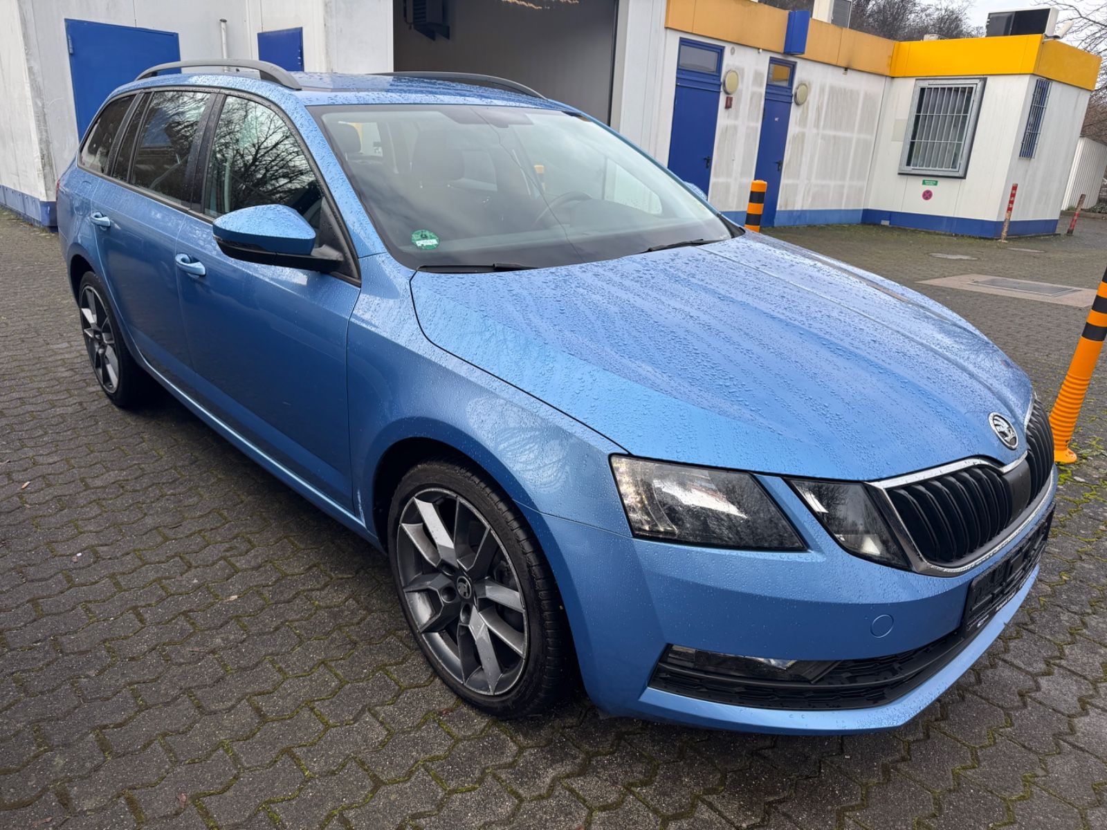 Fahrzeugabbildung SKODA Octavia Combi Ambition DSG+Navi+Alu