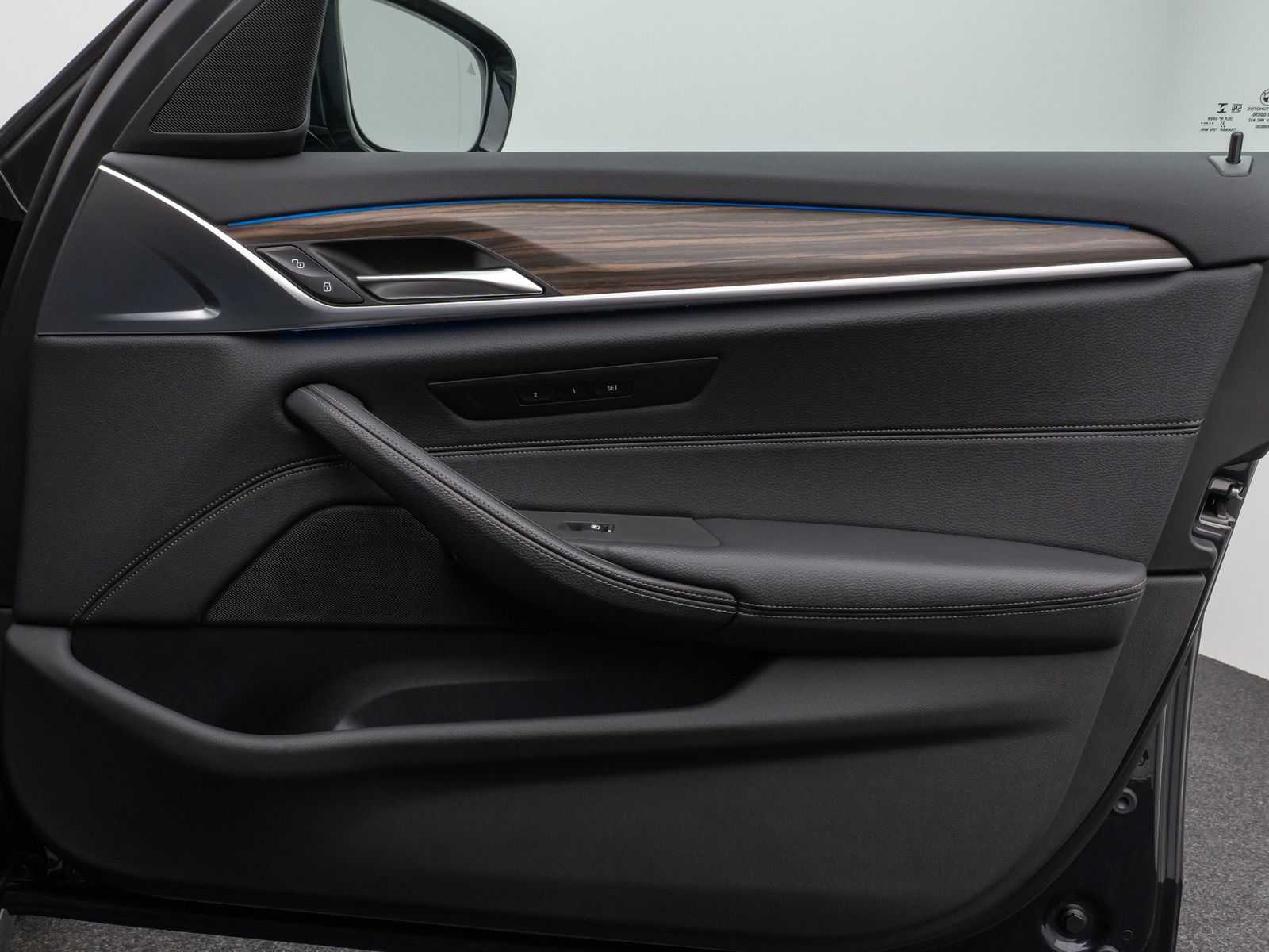 Fahrzeugabbildung BMW 530e xD M Sport Panorama Kamera HUD DAB HiFi