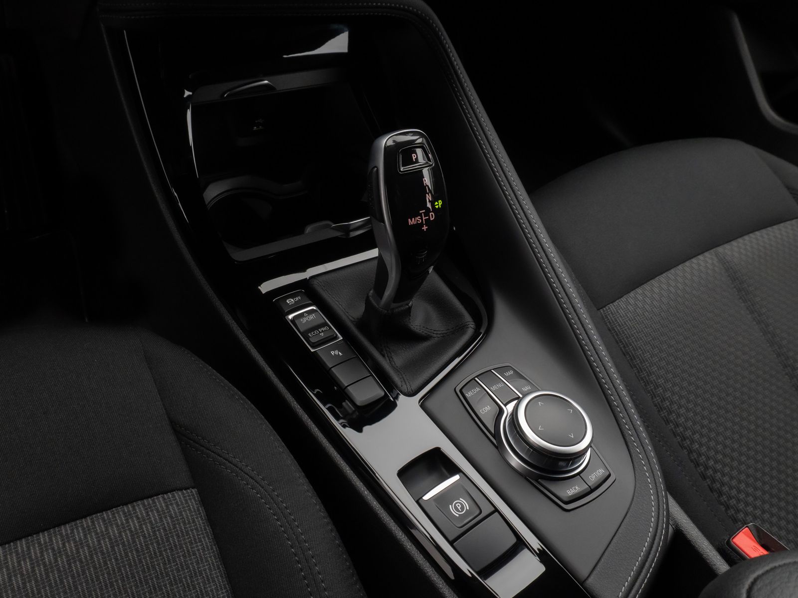 Fahrzeugabbildung BMW X2 sD18i Parkassistent DAB Navigation Lordos LED
