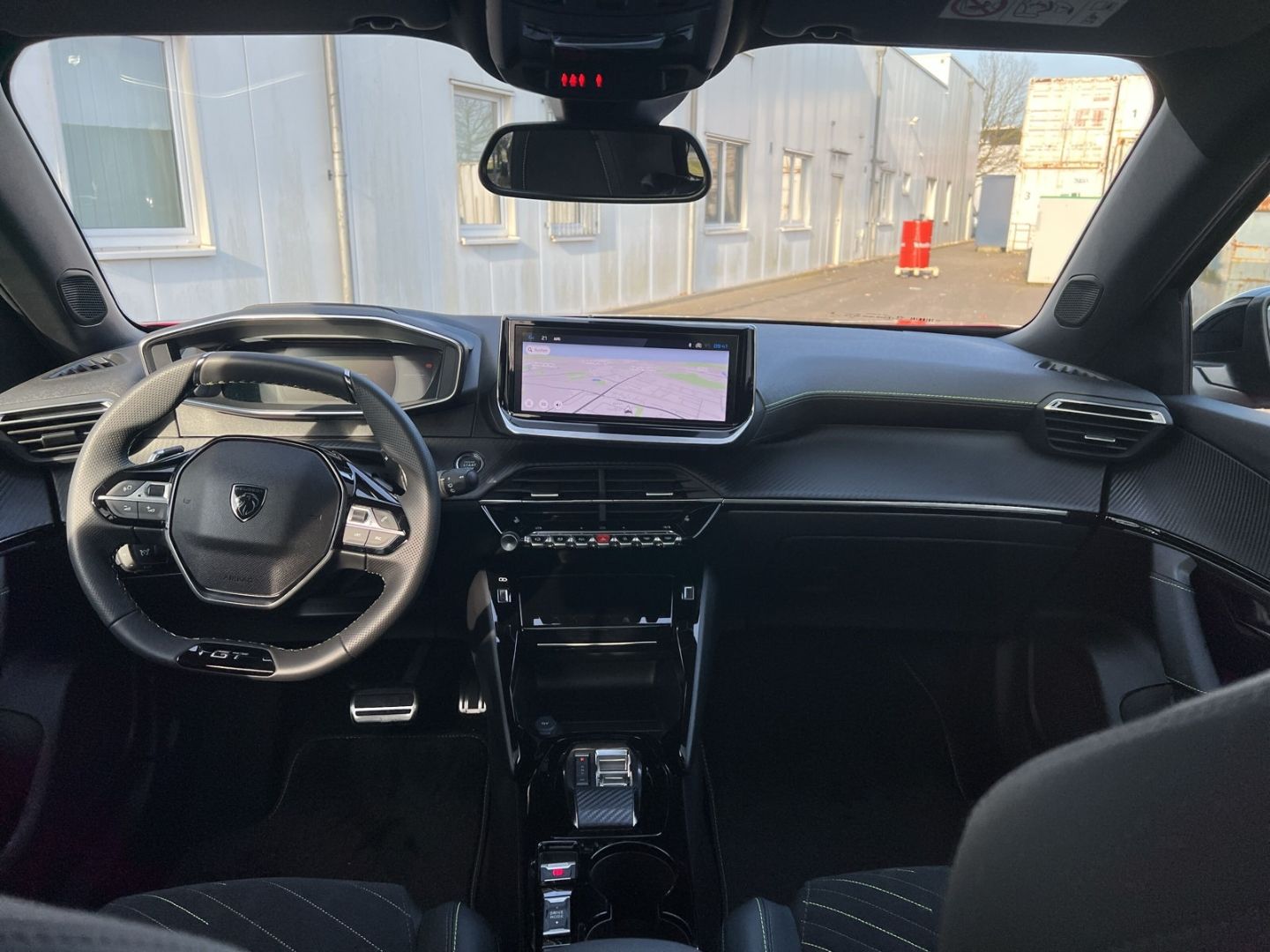Fahrzeugabbildung Peugeot 2008 Hybrid GT 145 e-DSC6 ACC Panodach Navi