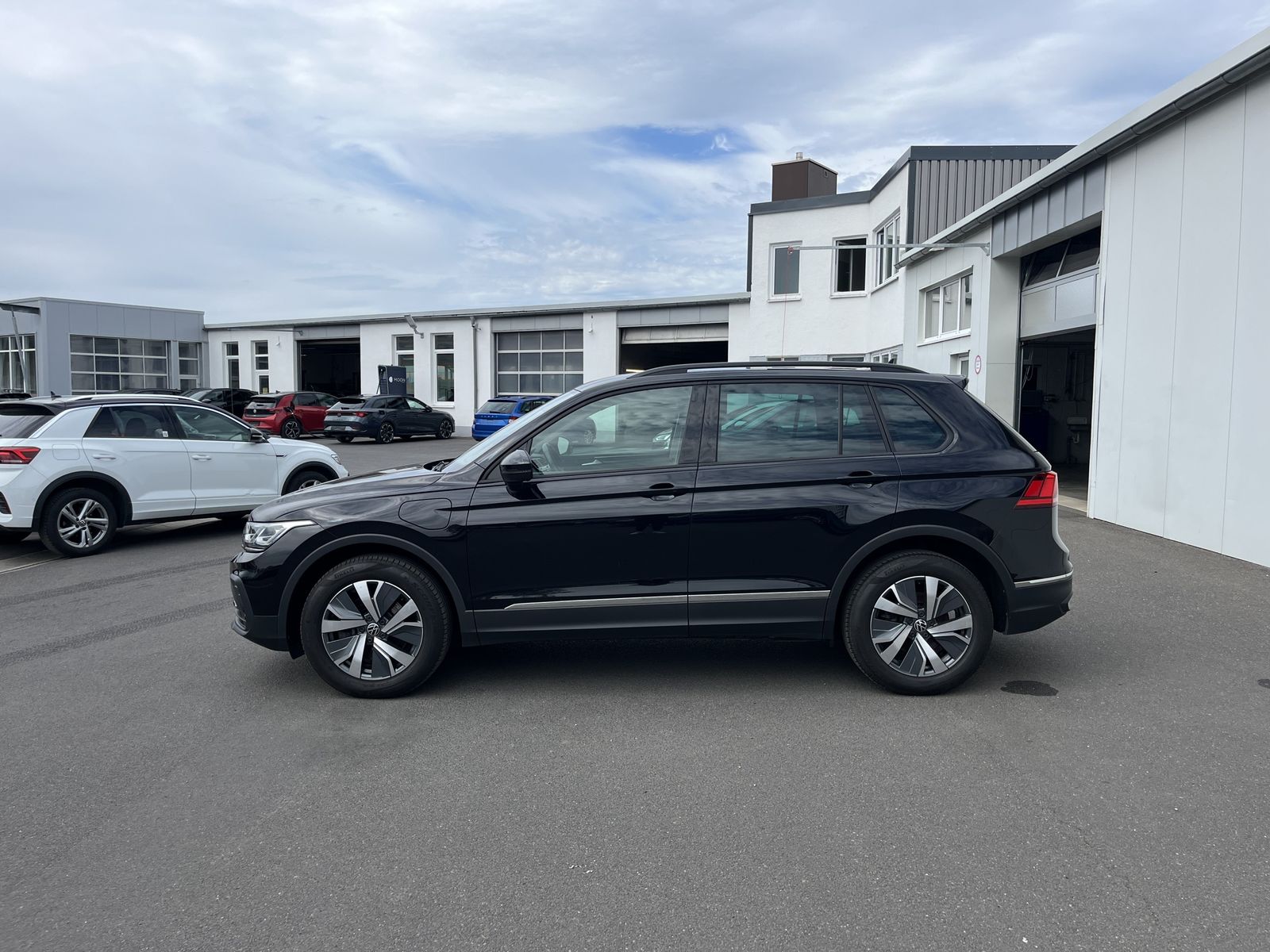 Volkswagen Tiguan 1.4 TSI e-Hybrid Life 156€ m.20% Anz. Nav foto 3