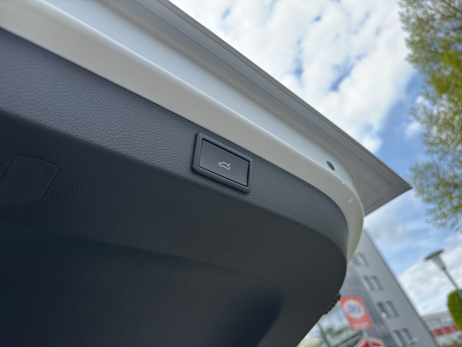 Fahrzeugabbildung SKODA Karoq Balance 1,5 TSI 110 kW DSG MATRIX/RFK/AHK
