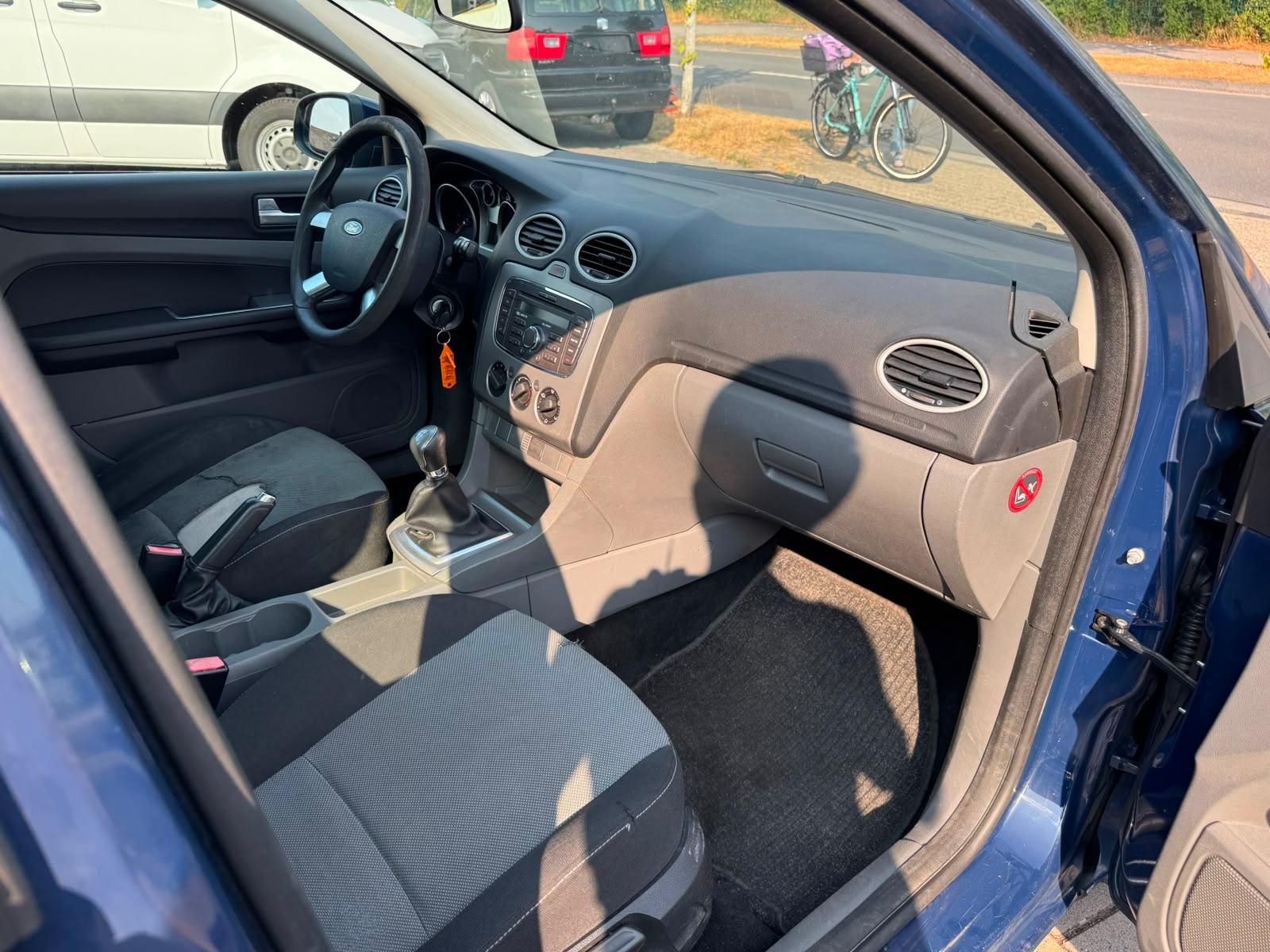 Ford Focus 2009 — photo 13
