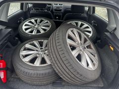 Fahrzeugabbildung Volkswagen Polo Highline *Bi Xenon* *PANO* *PDC*