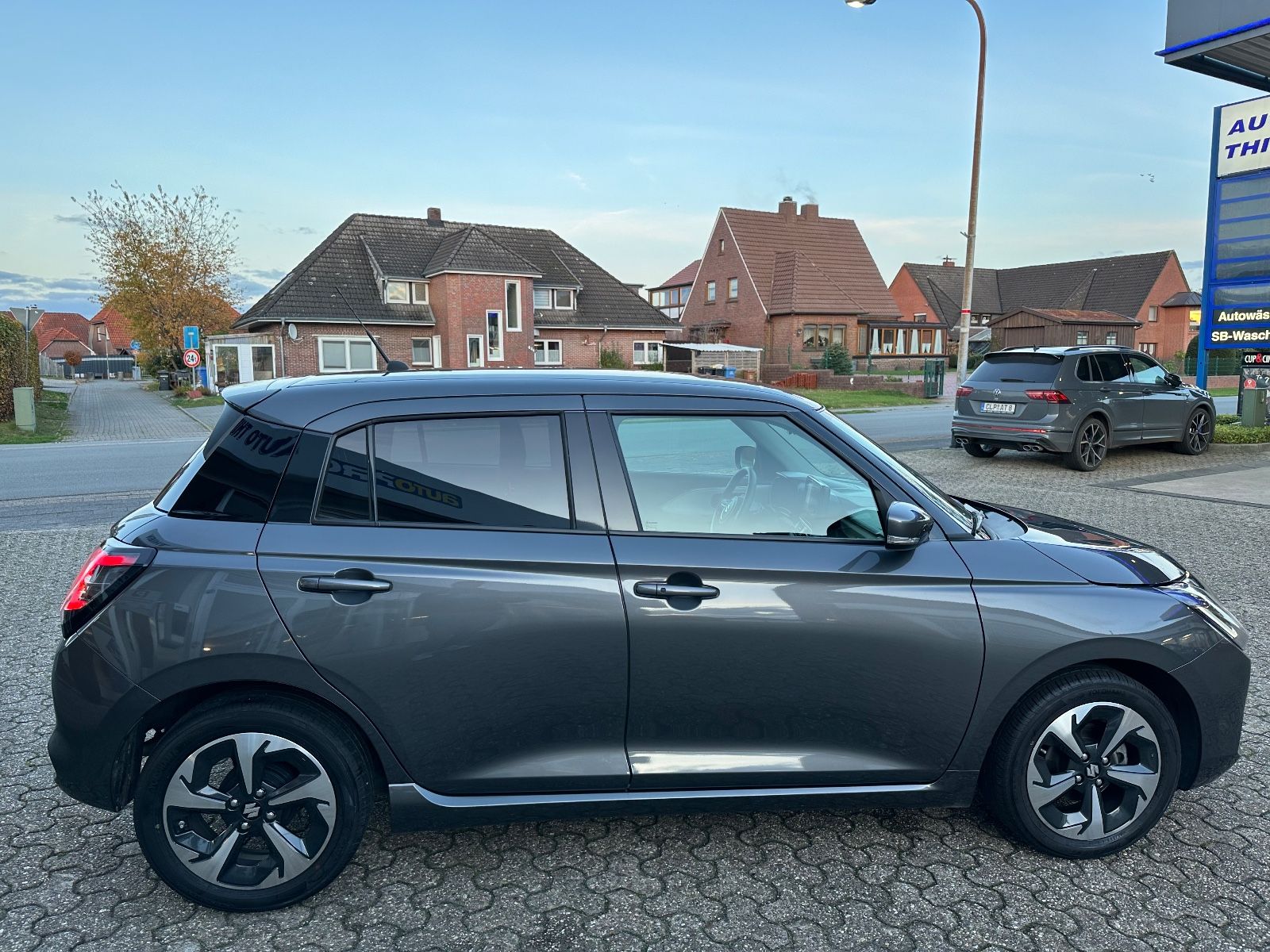 Fahrzeugabbildung Suzuki Swift 1.2 Dualjet Hybrid Comfort+ ACC/Navi/LED