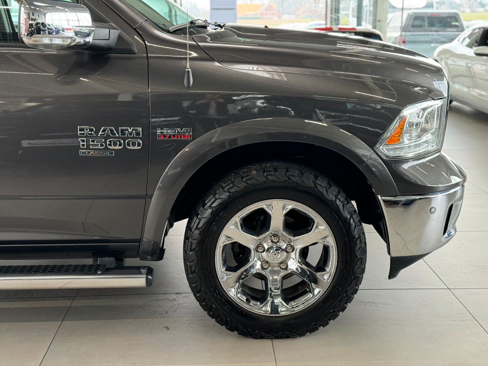 Fahrzeugabbildung Dodge RAM 1500 Laramie Classic  "LPG  AHK  Leder"