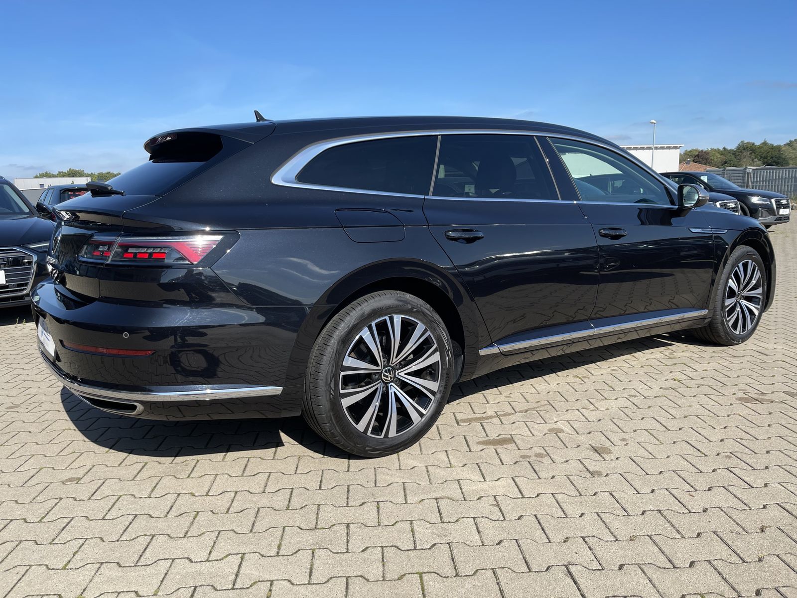 Fahrzeugabbildung Volkswagen Arteon Shooting Brake 2.0 TDI*AHK*Harman Kardon*