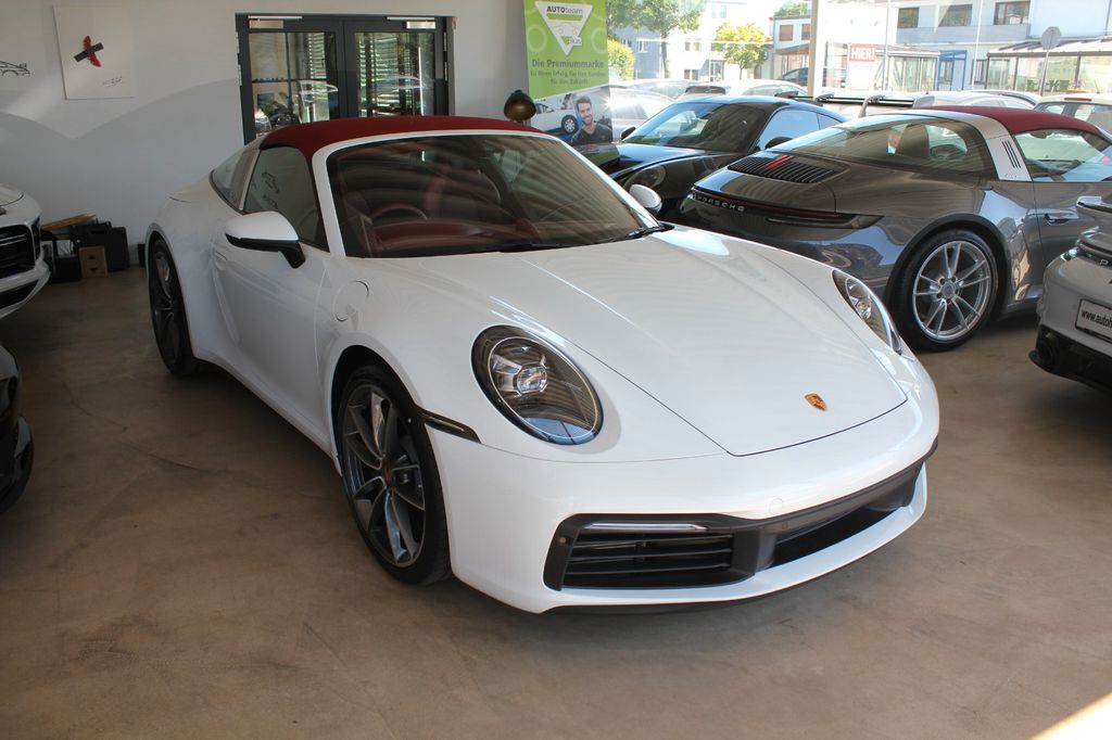 Porsche 992 Targa 4 RHD SportChrono/PDLS+/GRA/RCam