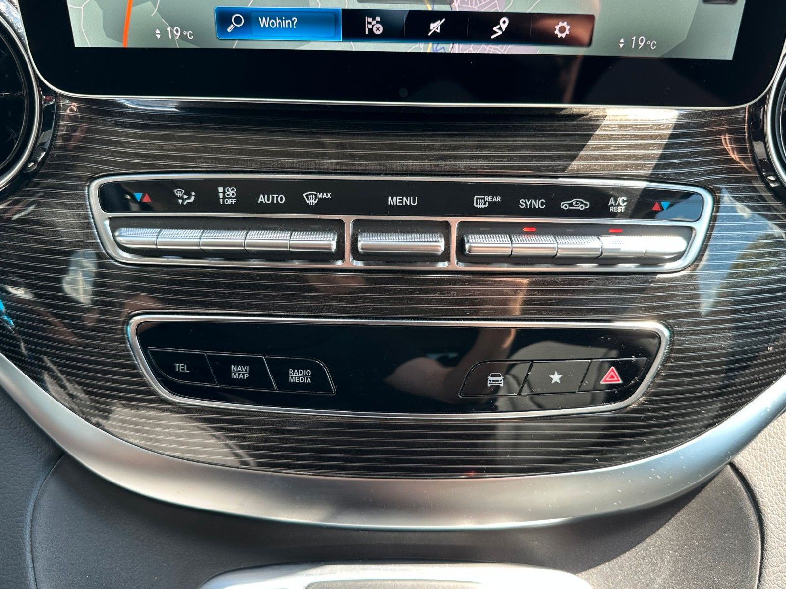 Fahrzeugabbildung Mercedes-Benz V 250 EDITION 4MATIC Kompakt Liege-Paket AHK2,5t