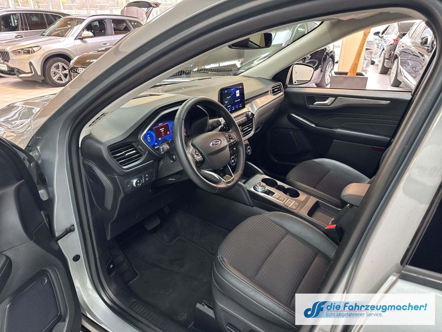 Fahrzeugabbildung Ford Kuga Titanium X HUD Navi Digitales Cockpit Sound