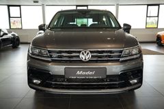 VW Tiguan 2.0 TDI Highline R-Line 4Motion | Pano VW Tiguan 2.0 TDI Highline R-Line 4Motion | Pano