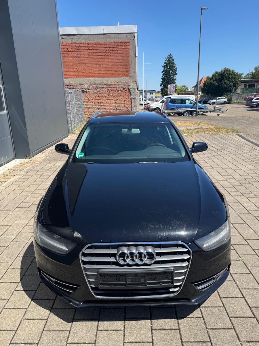 Audi A4 - 1